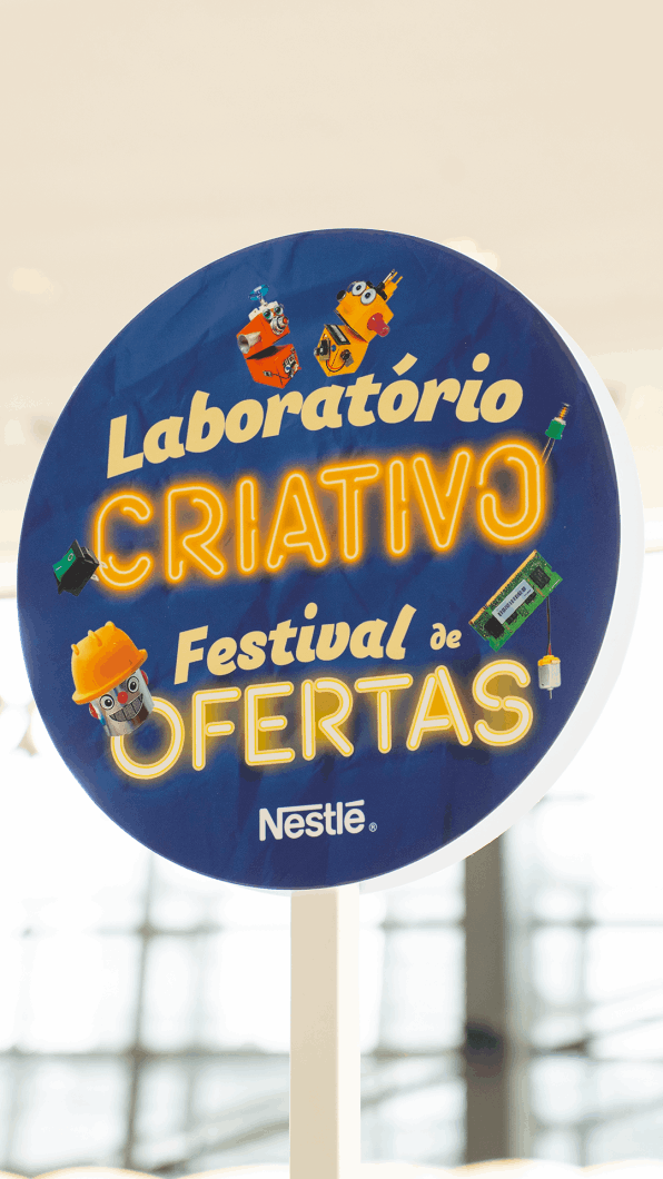 Nossas oficinas, com duas horas de duração, são conduzidas por monitores experientes em um ambiente totalmente seguro e divertido. E, para deixar o clima do evento ainda mais mágico, contamos com a participação especial de Paulo Netho, contador de histórias e escritor, responsável por fazer a garotada embarcar em aventuras fantásticas durante as oficinas de criação.